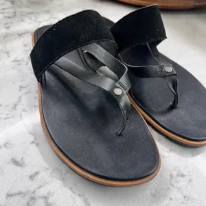 Sorel Ella II Sandal Black Leather Suede Thong Flat Sandals Womens 9.5 thumbnail 2