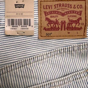 Levi's 501 Original Fit Women Size 31X30 Striped Denim Button Fly Straight Leg thumbnail 9