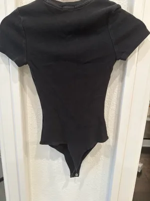 Good American Black Ribbed Short Sleeve Bodysuit XS thumbnail 3