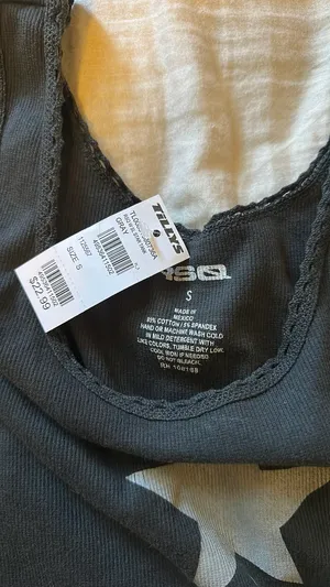 Tilly's RSQ crop tank thumbnail 3