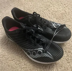 C303 soccer shoes no spikes as shown on photo size 7 thumbnail 1