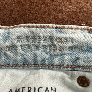 American Eagle Highest Rise Baggy Straight Light Wash Denim Jeans Blue Size 0 thumbnail 5