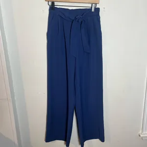 LULULEMON- Noir Pant Woven Gatsby Blue Size 6 thumbnail 2
