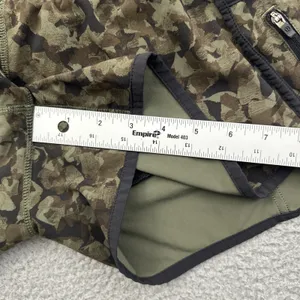 Lululemon Tracker Shorts Low Rise 4" Green Camo Athletic Athleisure Women's 8 thumbnail 8