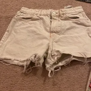Zara jean‎ shorts size 4 thumbnail 2