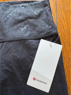 Lululemon Align High Rise 25” Yogo Emboss Black Size 8 NWT thumbnail 5