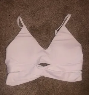 Sommer Ray White crisscross bra thumbnail 1