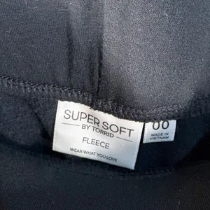 Torrid Super Soft‎ Fleece Wide Leg Pants Black Plus Size 00 (M/L) thumbnail 3