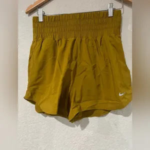 NIKE WORKOUT SHORTS NEW Nike Women's High-Waisted Running Shorts thumbnail 2