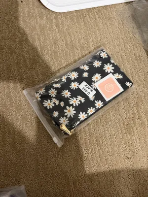 Zenana Daisy Print Two-Zipper Wristlet Pouch thumbnail 3
