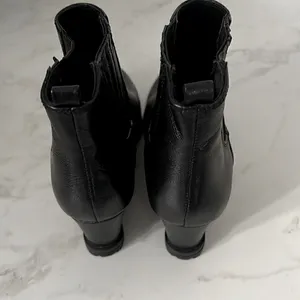 Ellen Tracy Leather Wedge Booties EUC thumbnail 5
