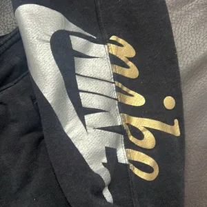 Nike Sweatpants thumbnail 2