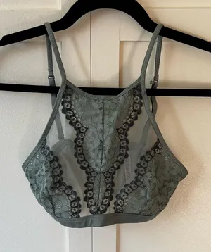 Victoria’s Secret High‎ Neck Lace Embroidered Mesh Cano Spaghetti Strap Bra Sz S thumbnail 1