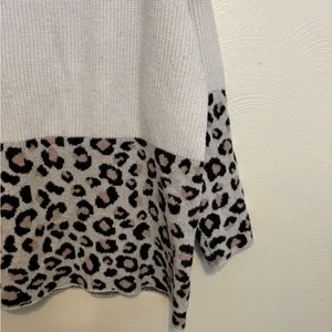 AMOLI Cream Knit Sweater M/L – Leopard Print Statement Sleeves | Cozy thumbnail 7