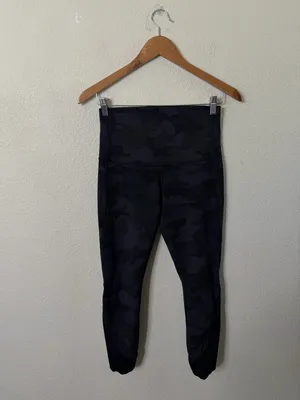 Lululemon‎ Wunder Under Crop High Rise *Roll Down Scallop Luxtreme 23" Size 6 thumbnail 3