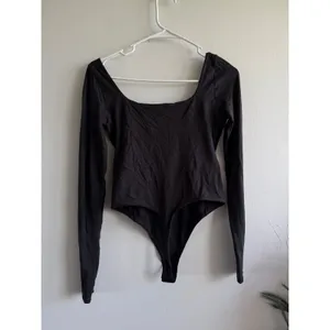 Lululemon Wundermost Ultra-Soft Nulu Square-Neck Long-Sleeve Bodysuit size 6 thumbnail 2