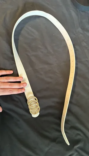 Women’s White Leather Belt with Gold Triple-Ring Buckle thumbnail 1