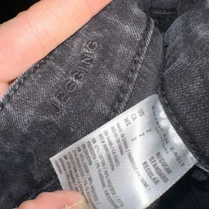 American Eagle size 2 distressed holey stretch jeggings thumbnail 2