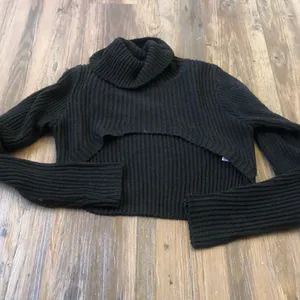 Black Turtleneck Crop Top thumbnail 2