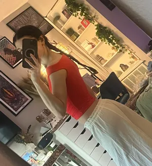 red asymmetric top thumbnail 2