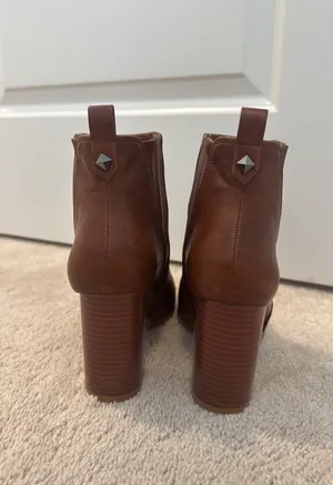 Pointed Toe Brown Ankle Boots Size 8 thumbnail 4