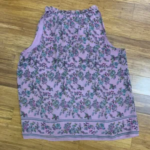 Max Studio Floral Print Tank Top Womens Size Large Purple Ruffle Neck Blouse‎ thumbnail 4