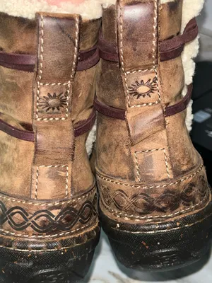 UGG Women’sankle boots size 6 thumbnail 4