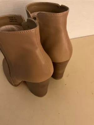 Pour La Victoire women beige Leather Chelsea heel Rocker boots US 6 thumbnail 9