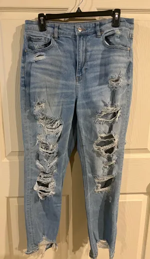 American Eagle Jeans distressed  thumbnail 1