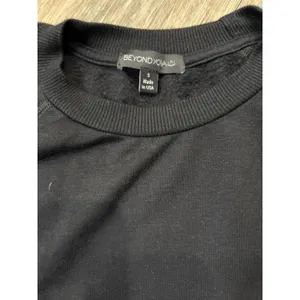 Beyond Yoga Women’s Small Black Pullover Sweatshirt Modal Blend Athleisure Cozy thumbnail 2