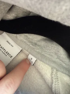 Aritzia Mega Fit TNA Hoodie thumbnail 4
