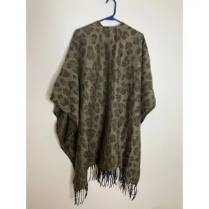 Woolrich Shawl Wrap Women OS Green Excellent Leopard Print Fringe Poncho thumbnail 4