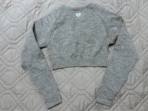 Women’s Best Seamless Long Sleeve Crop Top thumbnail 2