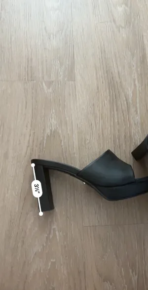 Black heels Size 7 thumbnail 4