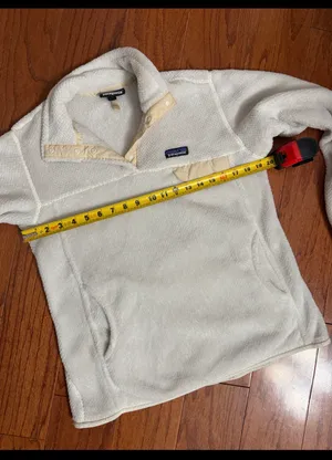 Patagonia Oatmeal Pullover Snap Fleece - size Large. ***refer to measurements for size. Gently Warn and excellent condition. Measurements approximately from armpit to armpit 19.5” not fully stretched out x 25” long. Non-smoking home. Priced at as is condition. Don’t like my price make a reasonable offer! And thank you for checking my closet! thumbnail 7