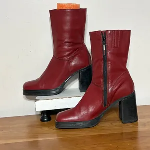 Tommy Hilfiger Vintage Y2K Red Leather Square Toe Block Heel Boots 8.5M Brazil thumbnail 2