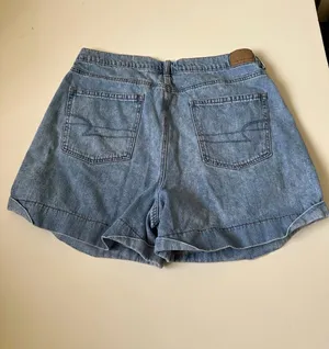 American Eagle Mom High rise Blue Denim Women’s Shorts~16 thumbnail 2