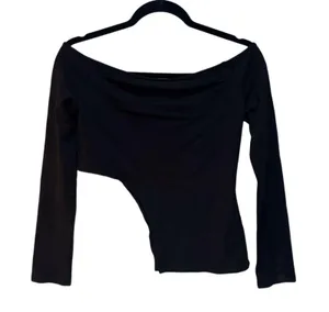 Edikted Asymmetric Off Shoulder Top - Black Size L thumbnail 5