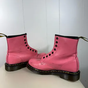 Dr. Martens Hot Pink Patent Leather Lace Up Combat Boots Moto Punk Y2K Size 7 thumbnail 7