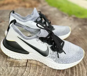 Nike Epic React Flyknit 2 White Black Oreo women Size 8.5 Running Sheos thumbnail 1