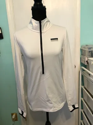 Victoria's Secret Pink Long Sleeve Workout Top thumbnail 2