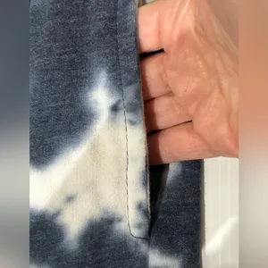 True Religion Tie Dyed Sweat/Lounge Pants Blue/White w/Silver Logo‎ on Side Med thumbnail 4