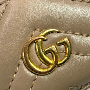 Gucci Marmont GG Chevron Calfskin Leather Card Case thumbnail 3