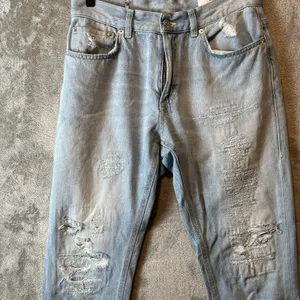 Dondup Distressed Mila Carrot Fit Jeans Light Wash Size 30‎ X 28” thumbnail 2