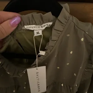 Baltic Born green Vintage-Inspired Sundress with Bishop Sleeves thumbnail 3