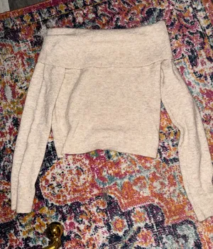 American Eagle Outfitters sweater thumbnail 1