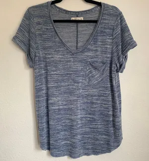 5/$25 Abercrombie & Fitch Heathered Short Sleeve V-neck Tee‎ T-shirt in Blue thumbnail 1