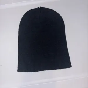Black Beanie Hat thumbnail 2