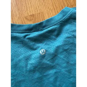 Lululemon Women's Long Sleeve Swiftly Tech thumbnail 4
