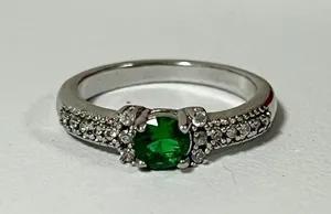 Silver Emerald Birthstone Crystal Diamond Diamonds Band Ring Jewelry Size 8 💚 thumbnail 1